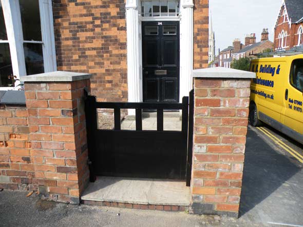 Wall rebuild, Louth, Brickwork